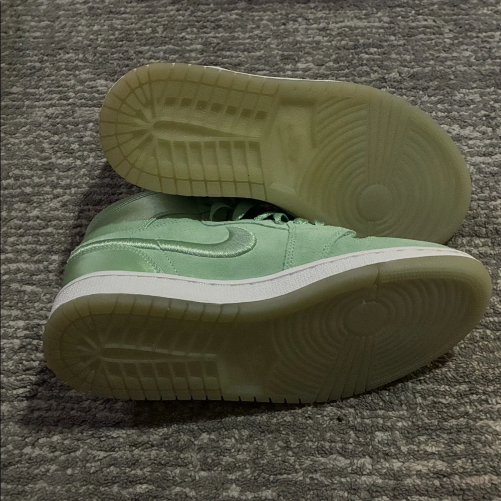 Woman’s Air Jordan 1 Ret High SOH, size 5 - Picture 7 of 8